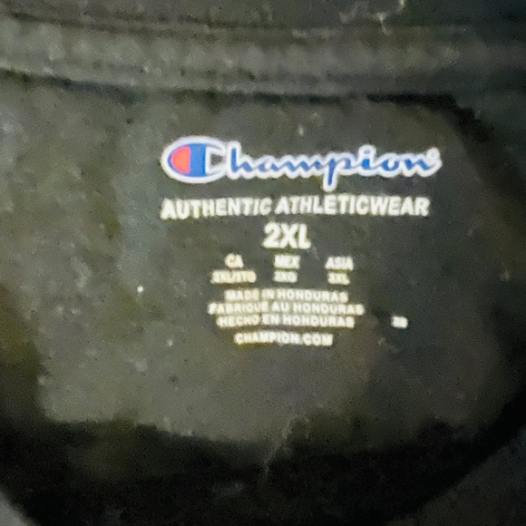 Champion Long sleeve🔥 - Picture 2 of 3
